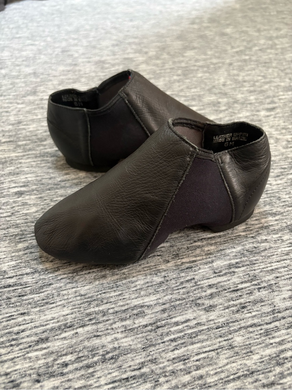 Leo’s Dancewear Slip On Split Sole Jazz Shoes Size 6M